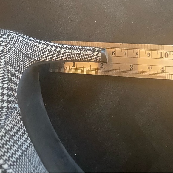 Sjort pattern boots. Stretchy pull on with small heel. - Picture 7 of 7